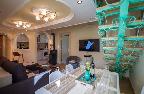 Risan Apartment | Sea view apartment located in Risan and in front of the beach
