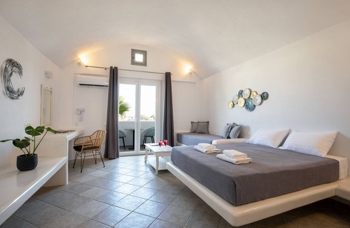 Perivolos Hotel | Sea View Bay Hotel Santorini