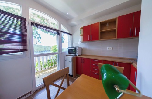 Bigovo Apartment | Sea View Duplex with Jacuzzi & Sauna in Bigova Bay