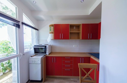 Bigovo Apartment | Sea View Duplex with Jacuzzi & Sauna in Bigova Bay