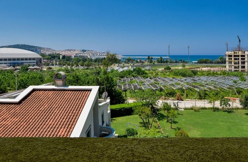 Zeljeznica Apartment | Sea View Flat w Balcony in Bar Montenegro