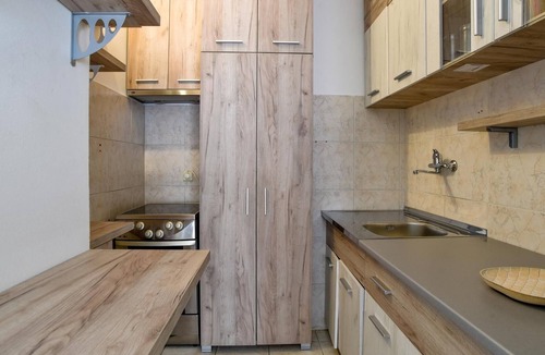Velji Vinogradi Apartment | Sea View Flat w Balcony 10 min to Budva Beach