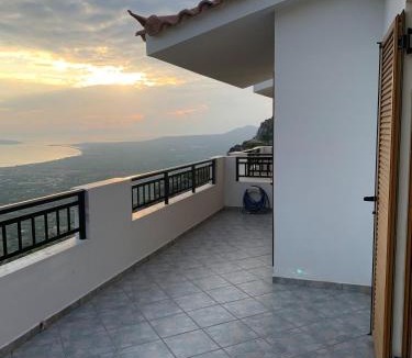 Voia House | Sea-view hilltop home over Neapoli, Elafonisos & Kythira