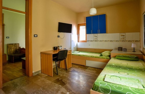 Zeljeznica Apartment | Sea View Studio Flat w Balcony in Bar
