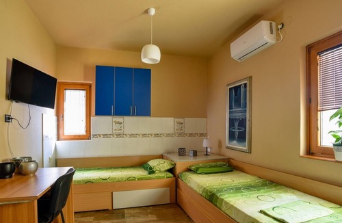 Zeljeznica Apartment | Sea View Studio Flat w Balcony in Bar