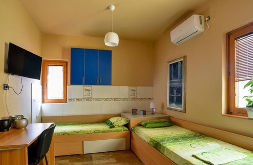 Zeljeznica Apartment | Sea View Studio Flat w Balcony in Bar