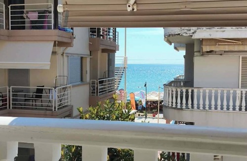 Olymbiaki Akti Apartment | Sea View Studio 40m from the Beach - AC, Wi-Fi & Kitchenette