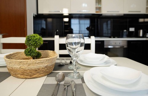 Durres Condo | Sea View-Sunlit Coast Apartment Durrës