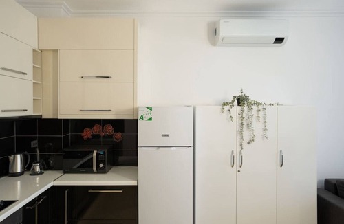 Durres Condo | Sea View-Sunlit Coast Apartment Durrës