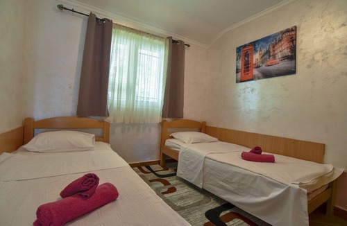 Dobrota Apartment | Sea View Vacation Flat w Balcony in Kotor