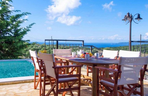 Katsarata Villa | Sea views close to Fiscardo countryside setting.