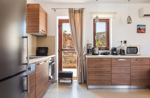 Elounda Villa | Sea views, short drive to the beach and shops!