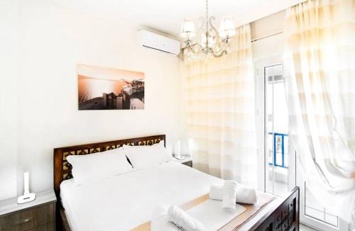 Nea Iraklia Apartment | Seafront 2 bedrooms apartment