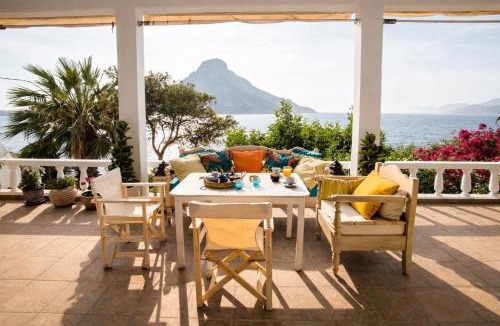 Massouri Villa | Seafront Casa Azul Villa - Getaway in Kalymnos