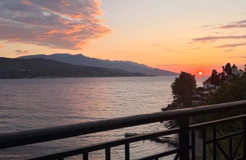 Samos Apartment | Seafront Central Luxury Apartment