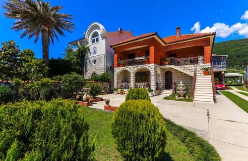 Bijela House | Seafront Haven Darka Beach & Garden, Bijela, Montenegro