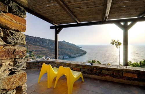 Pisses House | Seafront Luxury, quiet apt, on sea - private beach