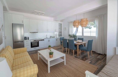 Diasella Apartment | Seafront Pouletis Family Sunset Gem with pool