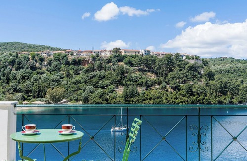 Meganisi Villa | Seafront retreat with p-pool, seaviews, walk to beach - Villa Argiri Meganisi