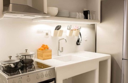 Loutra Apartment | Seafront Theis Retreat - Loutra Seaview Bliss