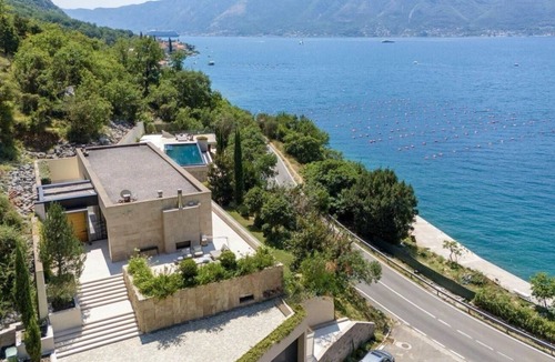 Orahovac Villa | Seafront Villa with Private Beach, Pool and SPA