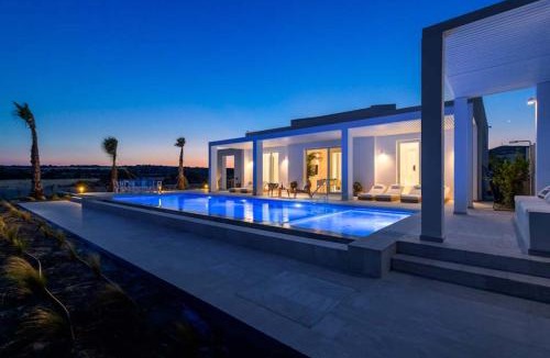 Lahania Villa | Seashore Villa - Luxury Beachfront - Pool & Sea View