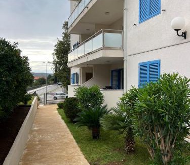 Becici Apartment | Seaside Apartment in Becici