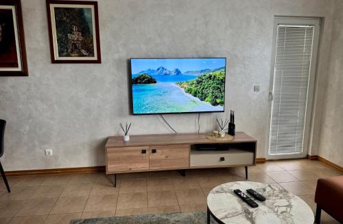 Becici Apartment | Seaside Apartment in Becici