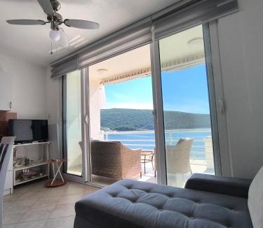 Utjeha Apartment | Seaside Apartment Kruce
