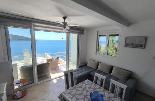 Utjeha Apartment | Seaside Apartment Kruce