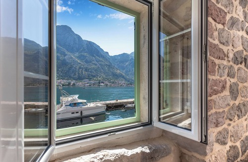 Kotor House | Seaside House - 19th century with Free Parking