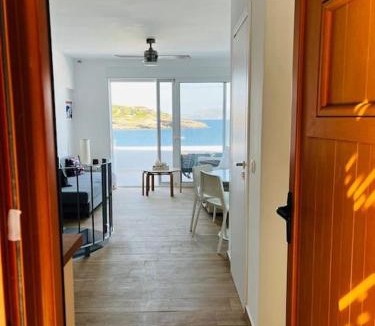 Lavreotiki House | Seaside Lavrio Beach House
