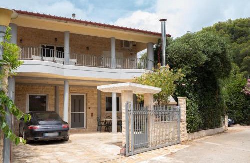 Nea Makri Apartment | Seaside Luxury Residence near the Airport