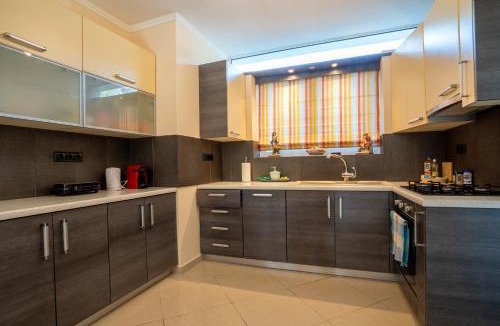 Nea Makri Apartment | Seaside Luxury Residence near the Airport
