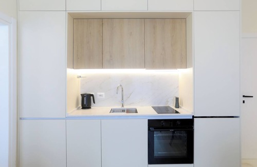 Orikum Apartment | Seaside Serenity Palm Apartment, Vlore, Albania
