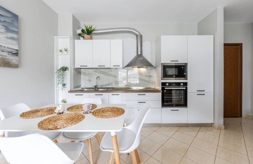 Vlore Apartment | Seaside Stay Apartment by PikHost