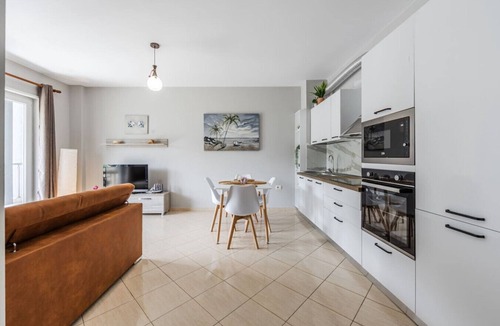 Vlore Apartment | Seaside Stay Apartment by PikHost