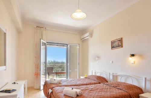 Agios Matthaios Apartment | Seaside Villa Giokos