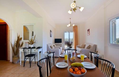Agios Matthaios Apartment | Seaside Villa Giokos