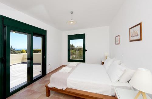 Gennadi Villa | Seaside Villa