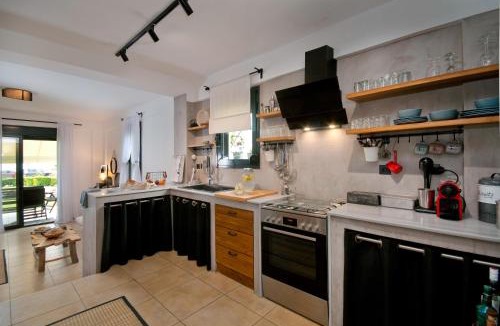Kalamitsi Villa | Seathon SeaFront Beach Villa in Kalamitsi