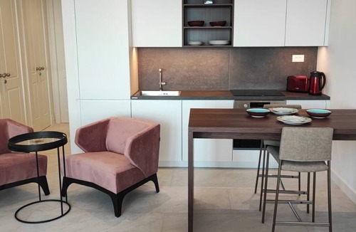 Radovici Apartment | Seaview studio apartment in Lustica Bay marina
