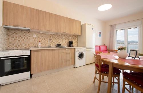 Nea Iraklitsa Apartment | Seaview studio