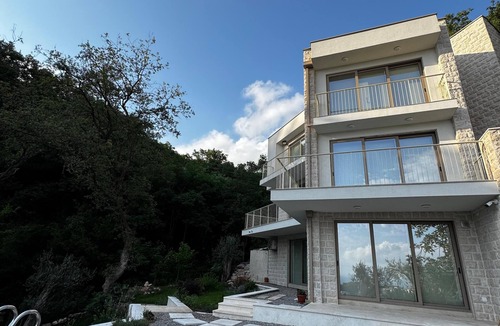 Przno Villa | Secluded Villa with swimming pool