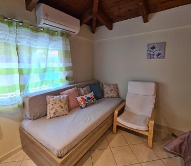 Spata-Artemida Apartment | Semelia & Maria's Guest House - Spacious Stay for 3