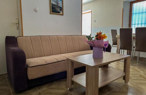 Skaljari Apartment | Serene Apartment RILE