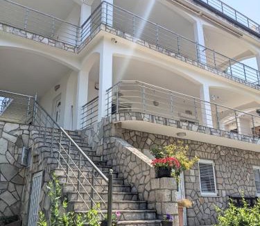 Utjeha House | Serene Sea View Apartments in Utjeha