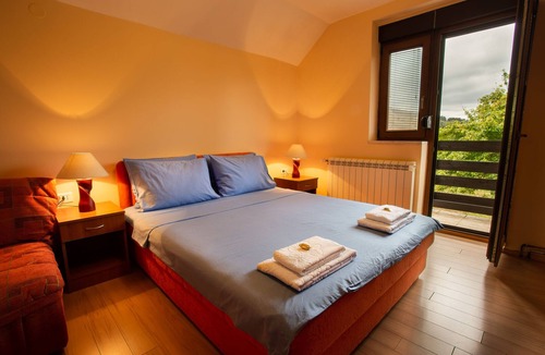 Kolasin Apartment | Serene Studio Retreat with Balcony&Gym in Kolasin