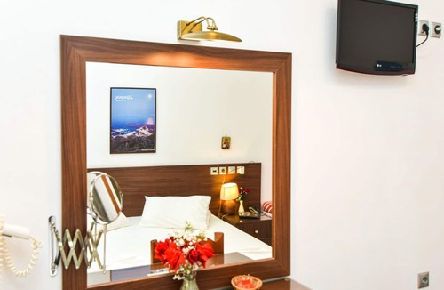 Livadi Apartment | Serifos budget friendly next to the beach for 4