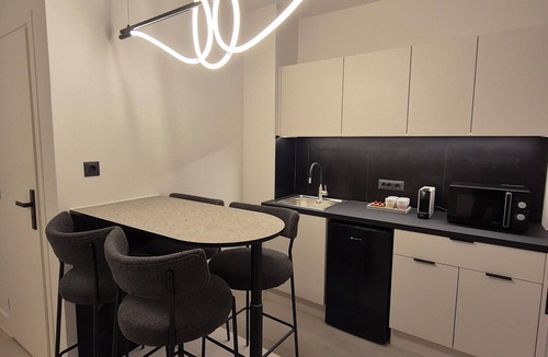 Omonia Apartment | Shape Suites Athens